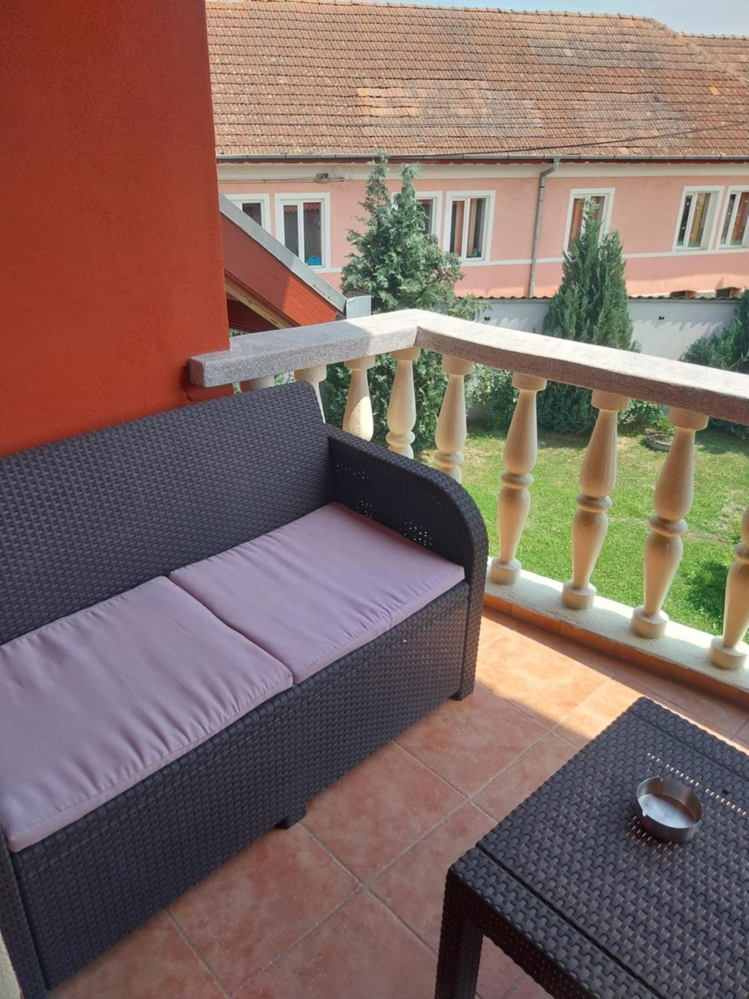 Serena House Cartisoara Ngoại thất bức ảnh
